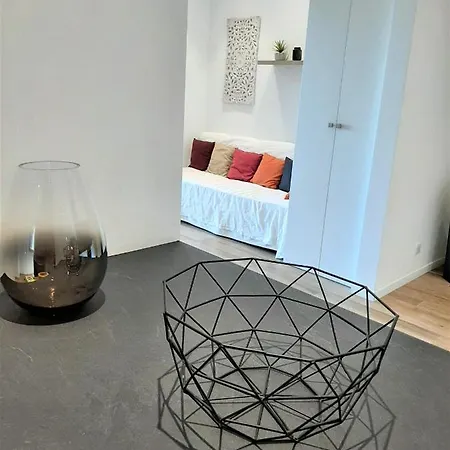 Camelia Plein Soleil Bord De * Coti-Chiavari (Corsica)